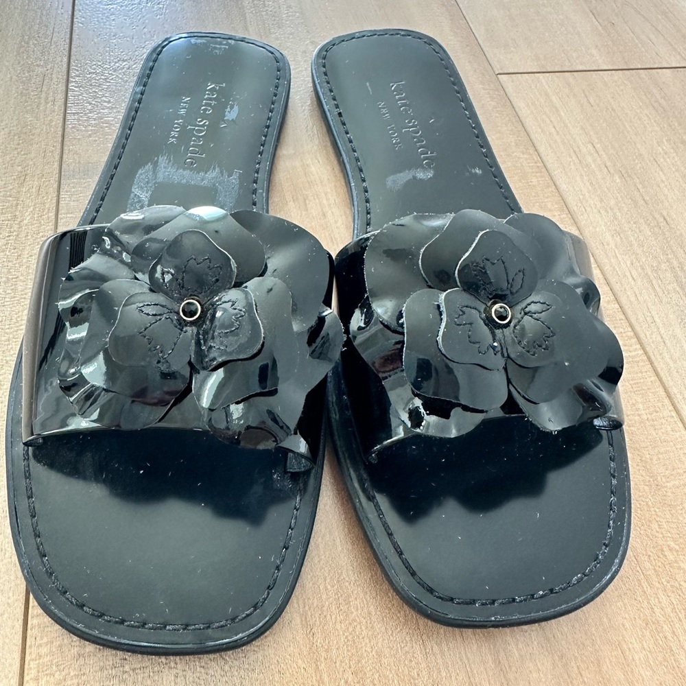 Kate Spade Black Leather Flower Detail Sandel